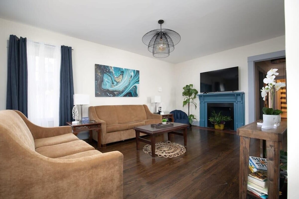 4th Ave East Lake Stunner