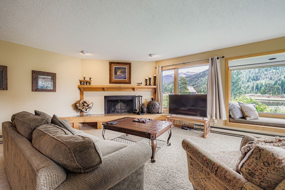 1702 The Willows 1 Bedroom Condo