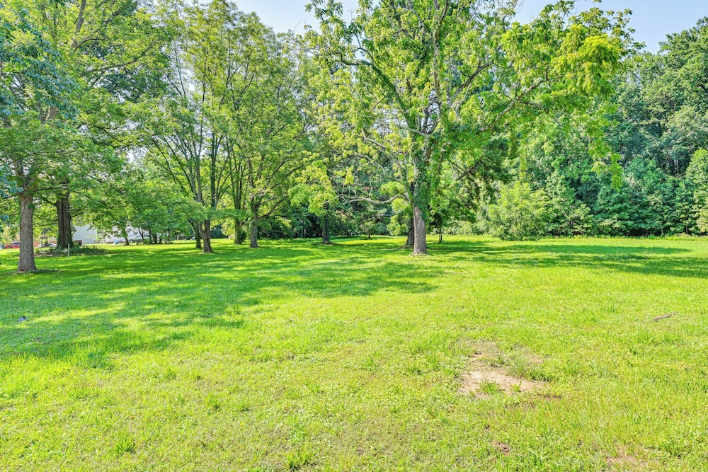 6 Mi to Dtwn: Charming Home w/ Yard in Charlotte