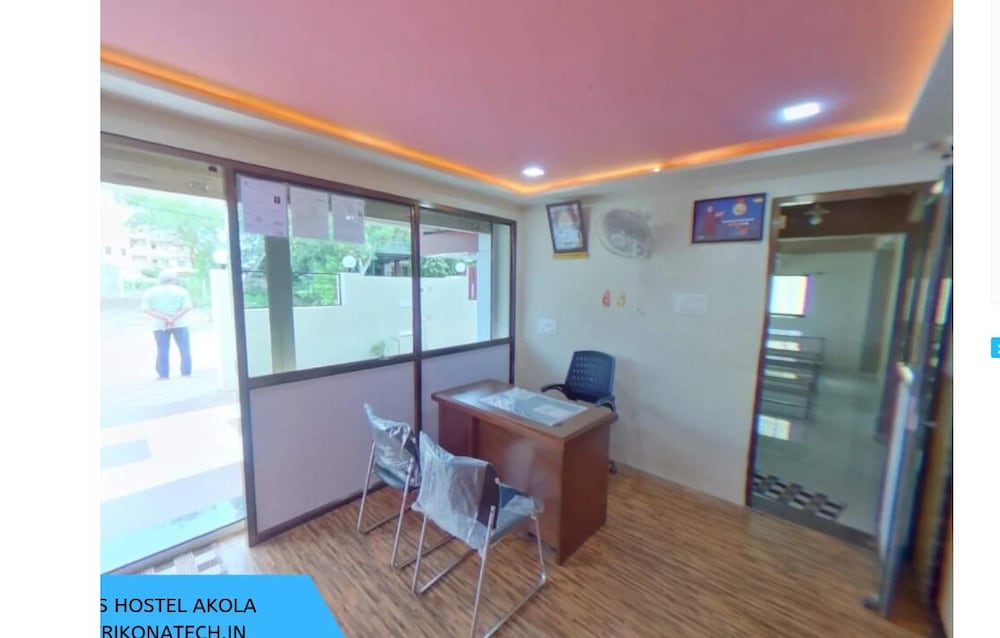 AkolaHostels
