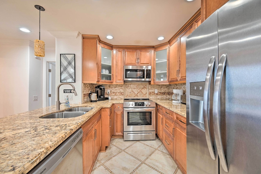 Beachfront Oceanside Condo w/ Amenity Access!