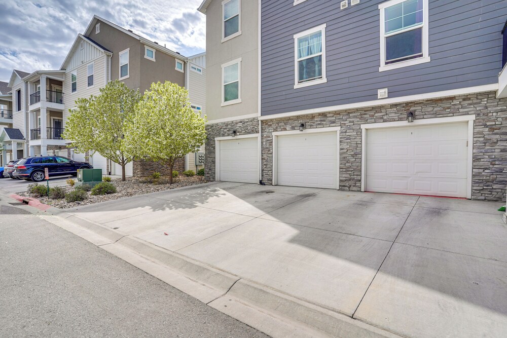 Sleek Vineyard Condo w/ Access to Community Pools view 3