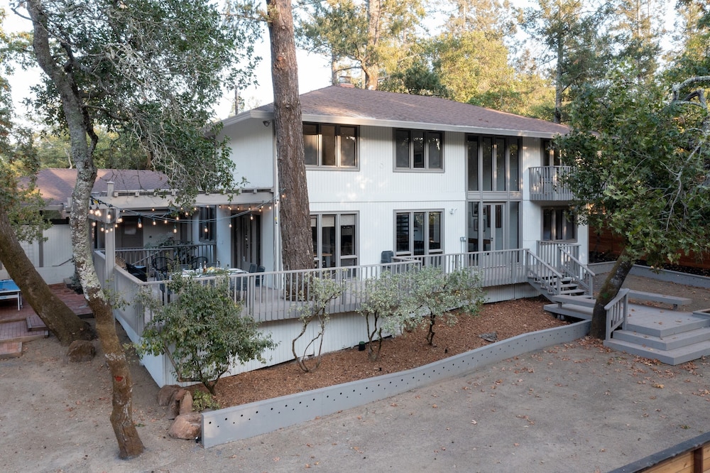 Mataro by Avantstay Large & Elegant Home in Santa Rosa w/ Hot Tub & Games view 5
