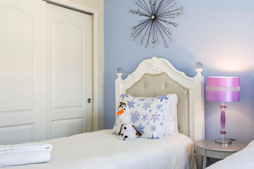 Amazing 5BR Private Pool Lakeview Near Disney
