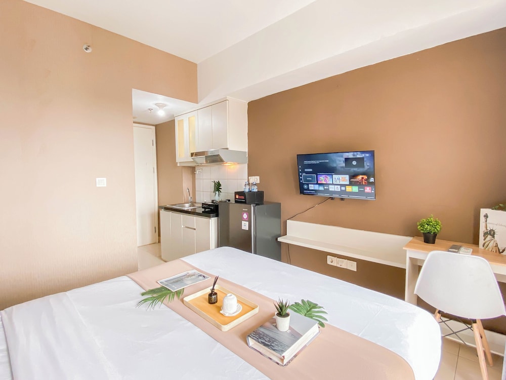 Simple And Strategic Location Studio Apartment At Springlake Summarecon Bekasi