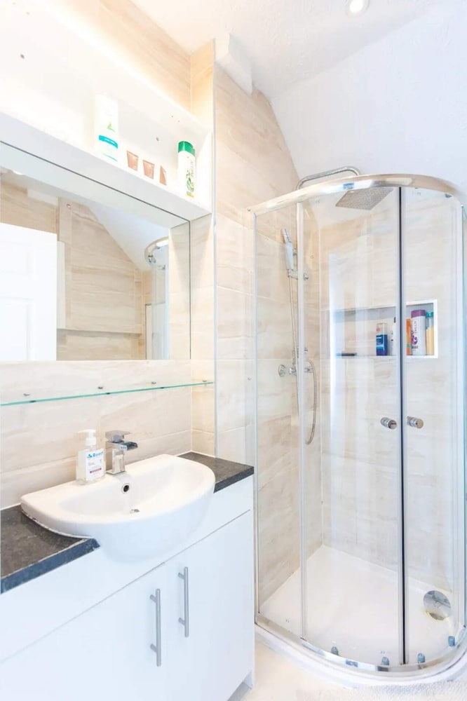 Cosy 2 Bedroom Apartment in Central London With Garden