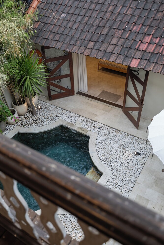 Charming Two Bedroom Villa Near Seminyak