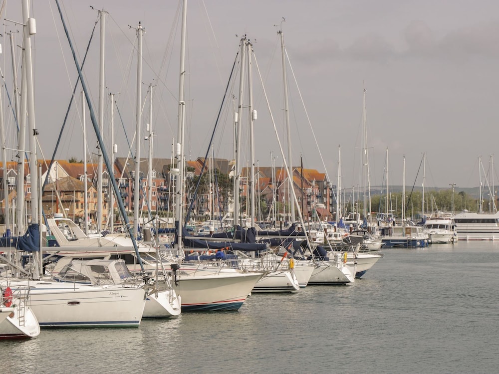 Townbridge Apartment
