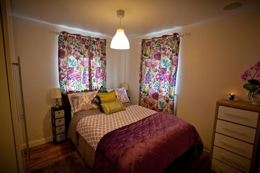 Karah Retreats - Calne view 3