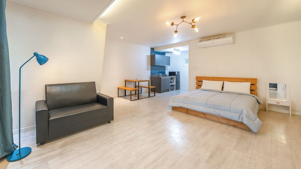 Gangneung Nineone Pet Pension