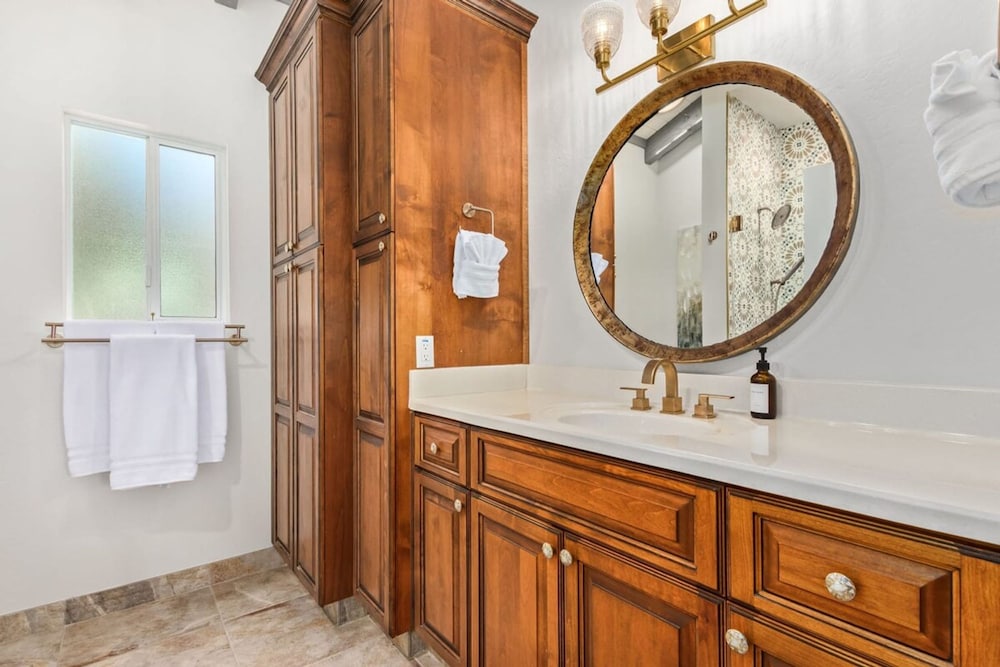 Historic Desert Rose Estate Pool Sauna Sleeps 12