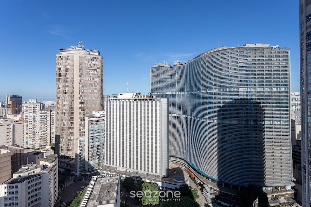 THK - Building With Pool in the Republica Neighborhood in SP