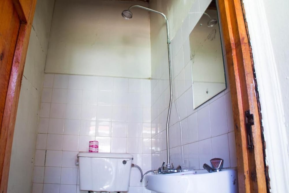 Sabinyo Guest House