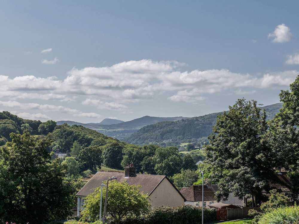 Heddfan view 5