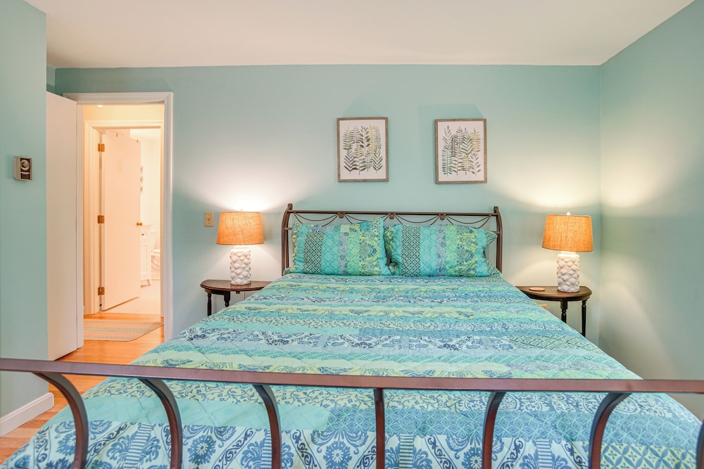 1/2 Mi to Cooks Brook Beach: Cozy Cape Cod Retreat