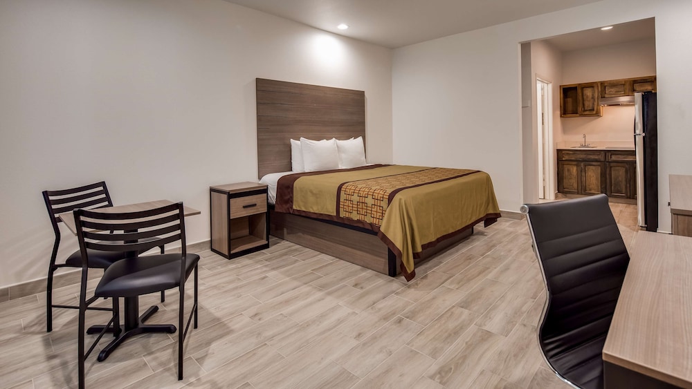 SureStay by Best Western Baytown view 5