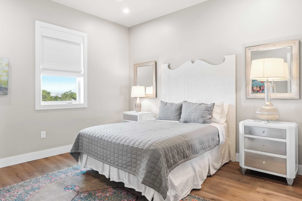 Crest One by Avantstay Rooftop Views, Pool Access, Golf Cart Included