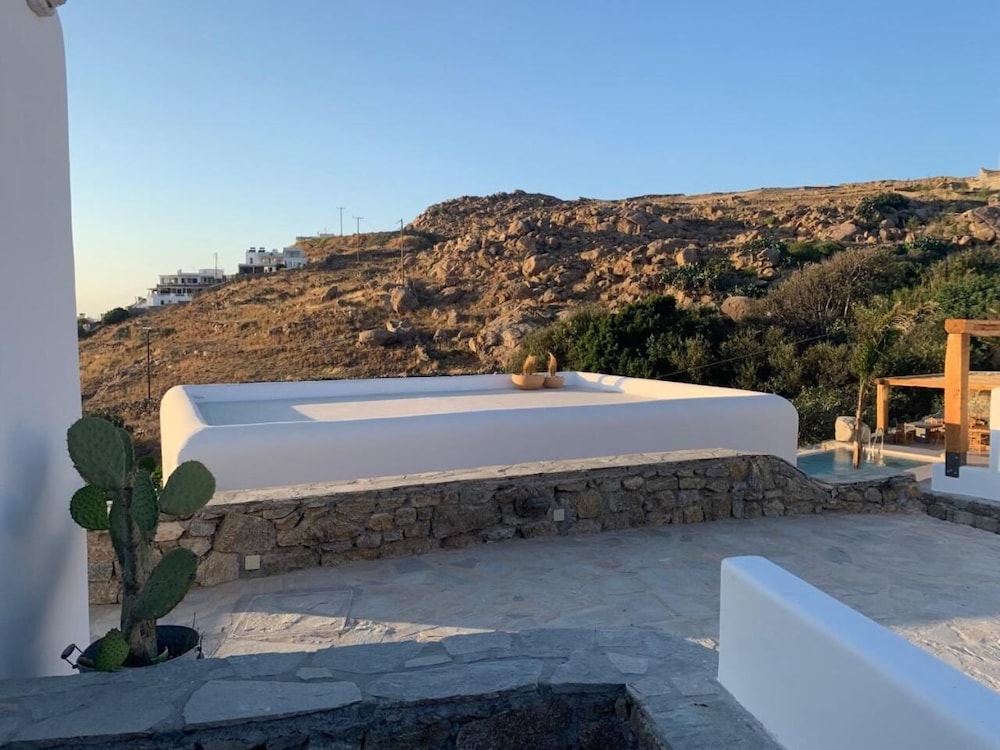 Aelia Mykonos