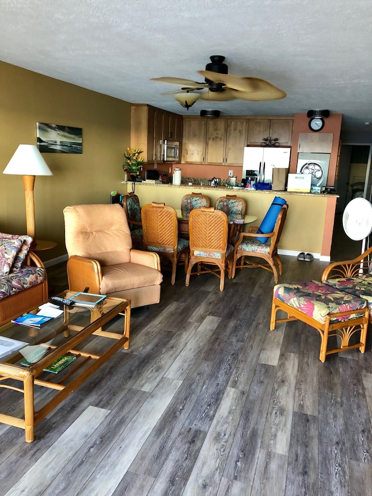 Sea Ge 1-205-oceanfront 2 Bedroom Condo by RedAwning