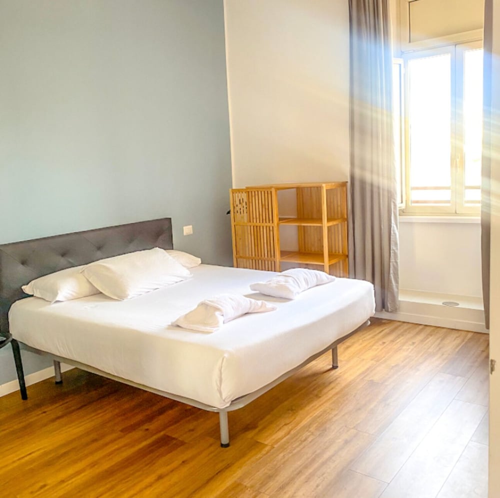 Lexie Suites Guesthouse — 2