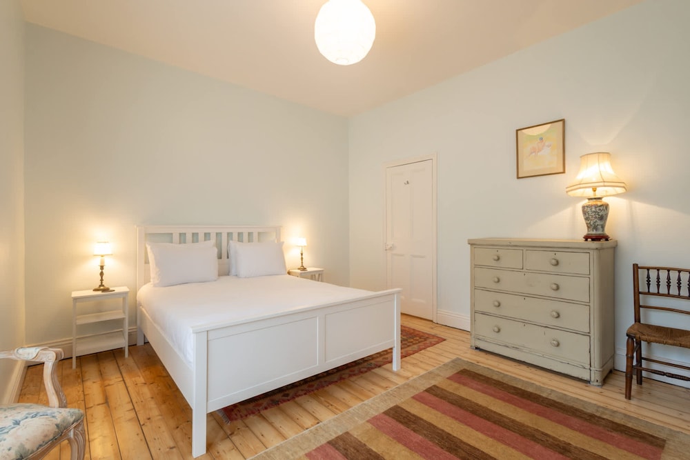Host Stay Heather House
