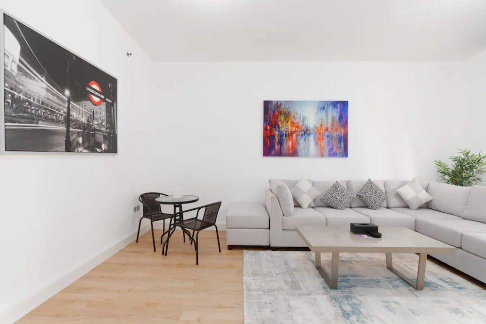 Exquisite 1BD Flat w/ Private Balcony Dubai Marina