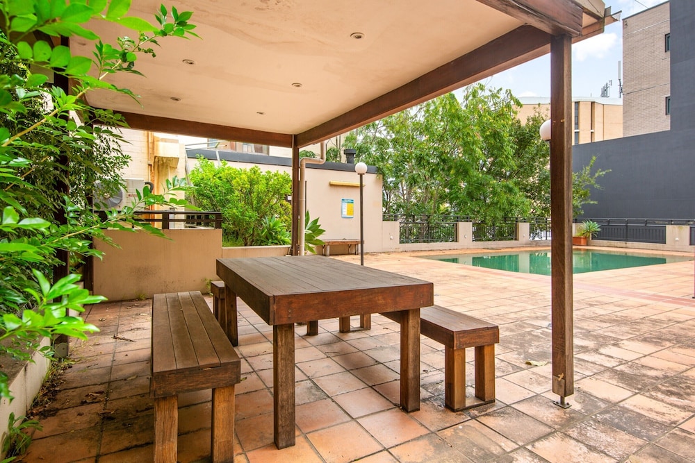 Bright Inner-west Stay With Pool Access