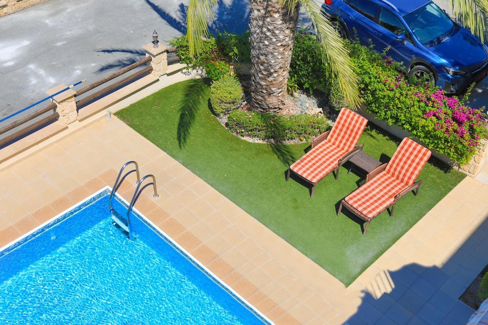 Villa Arbanassi in Latchi view 4