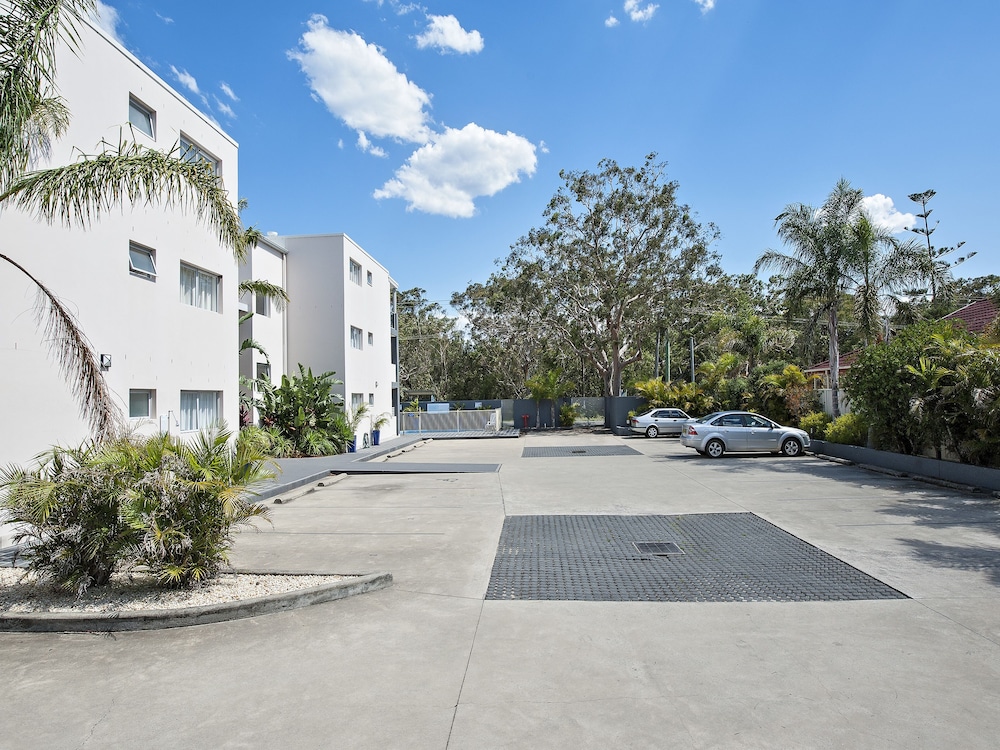 Shoal Bay Beachclub Apartments