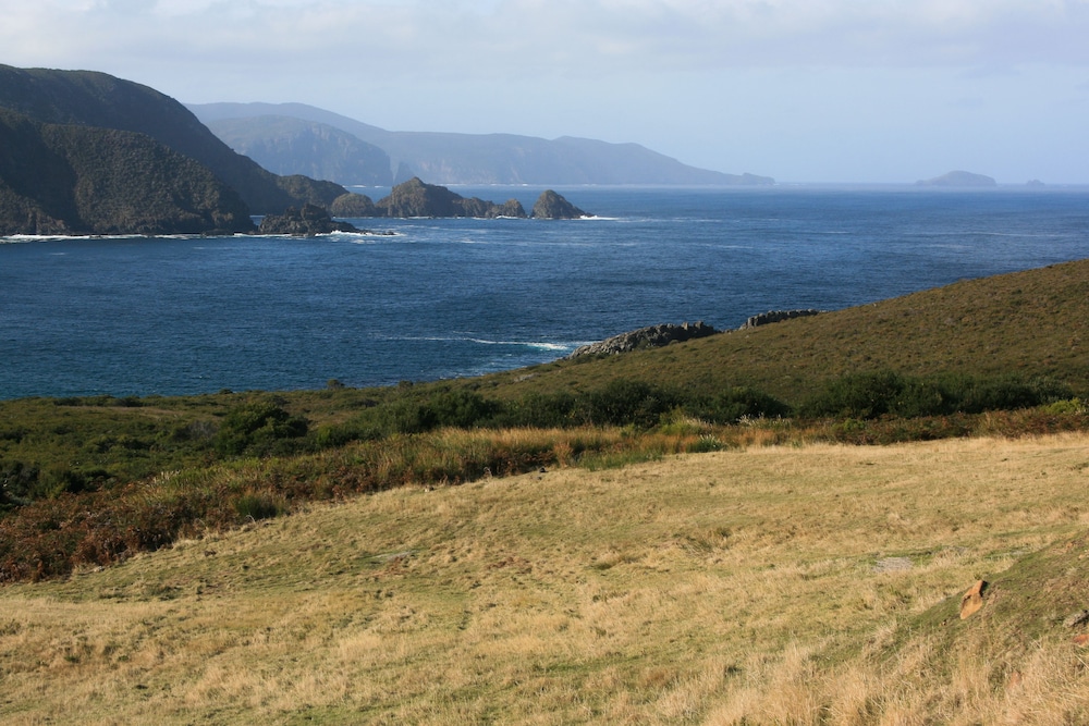 Snug Beach Cabin And Caravan Park