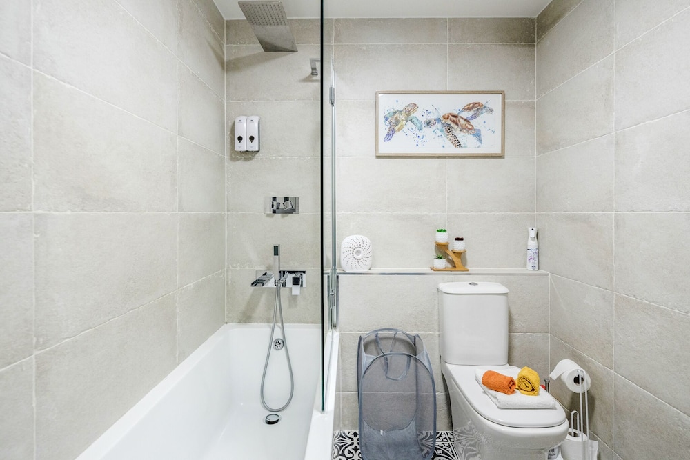 MPL Apartments The Junction Corporate Lets 2 Bed/free Parking view 4