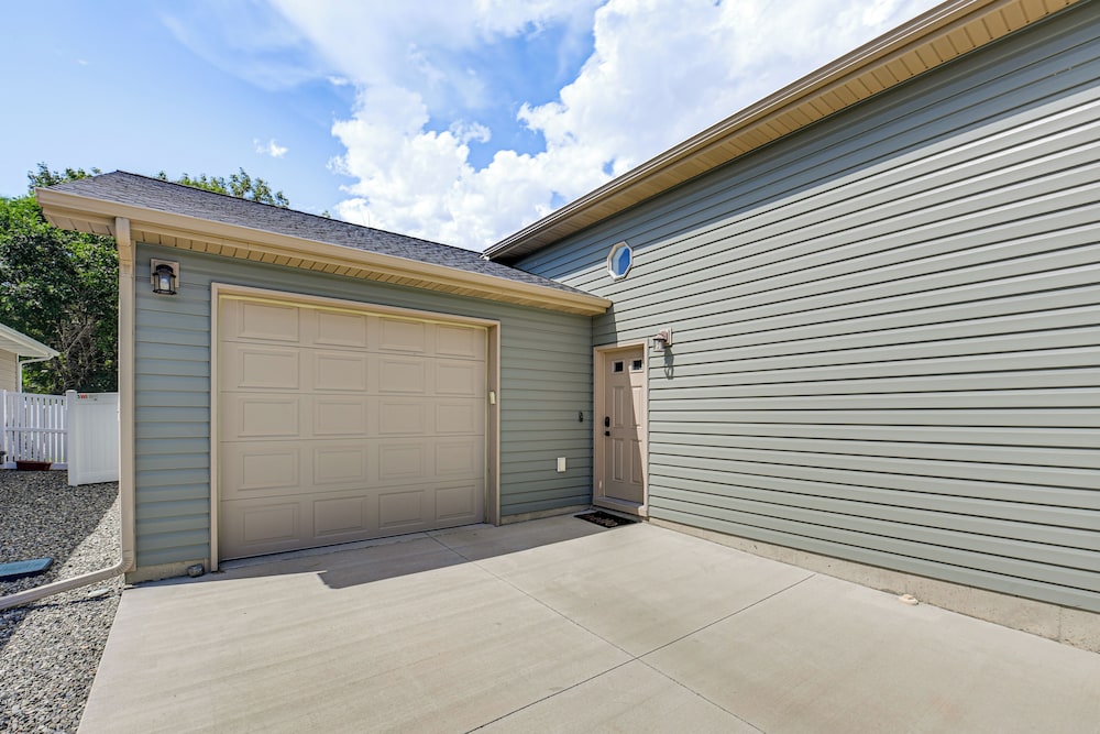 Walk to Downtown: Family-friendly Cody Home!
