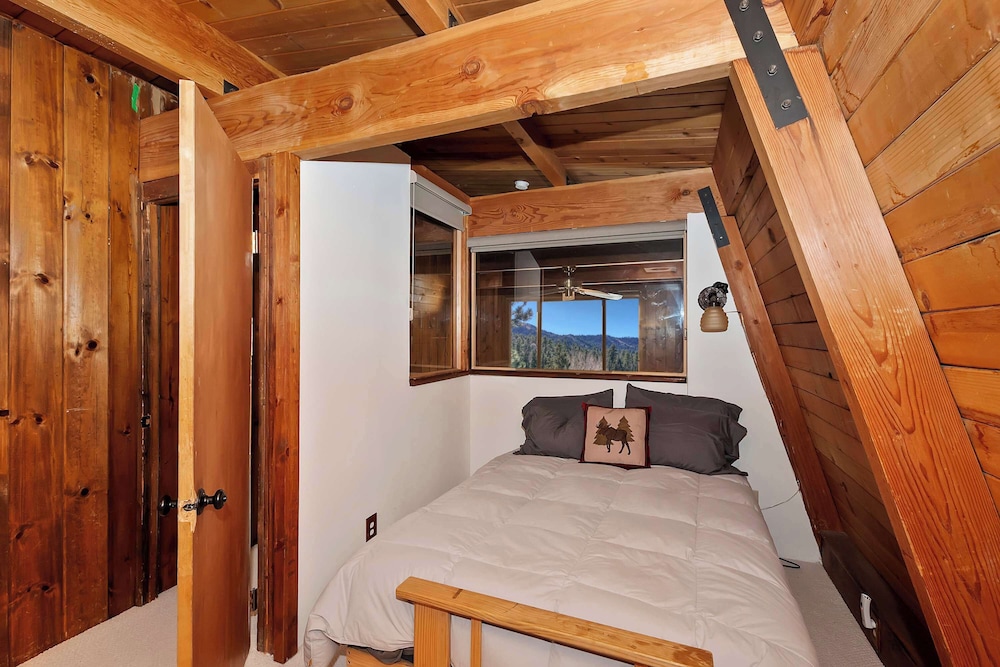 Yosemite Pines Cabin - Sleeps 6