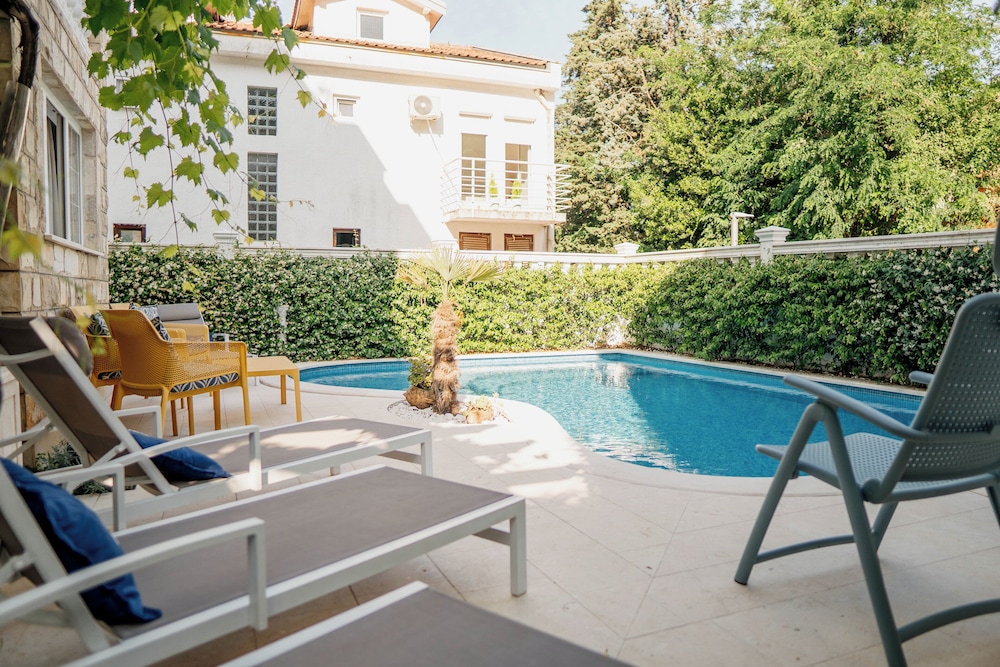Captain's Villa