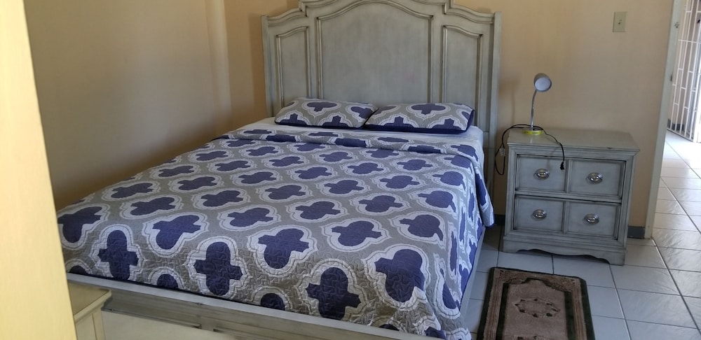 Holiday House at Villa Montego view 4