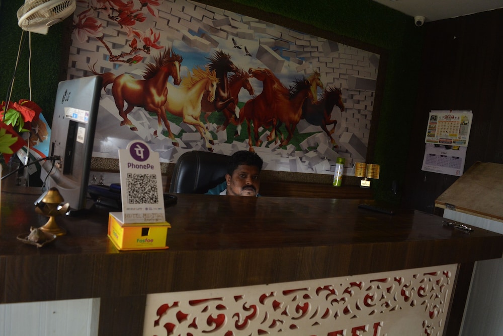Hotel Mid Town Daringbadi
