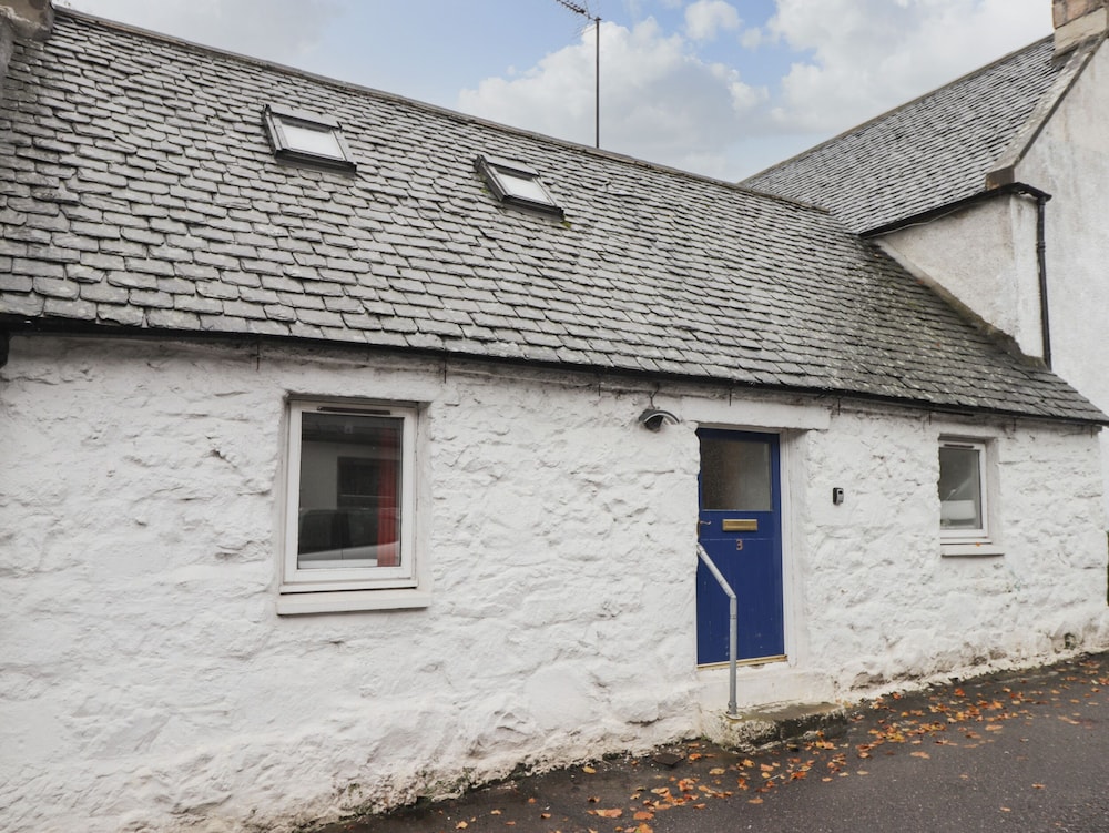 3 Dunrobin Street