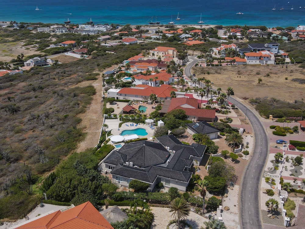 180 Ocean View 2 min to Beach Jacuzzi