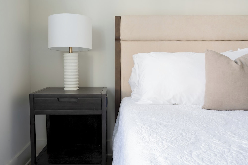 Landing Furnished Apartments - Northwest Charlotte