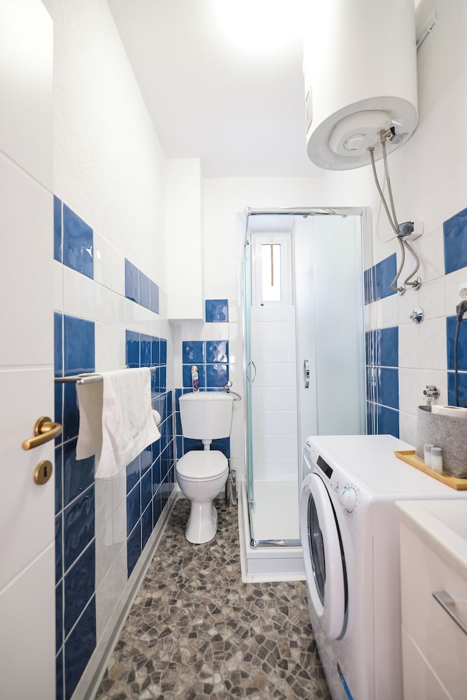 Iadra apartment in city center