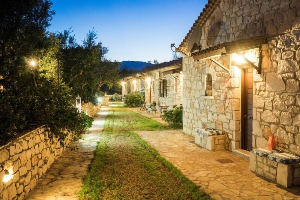 Kavos Psarou Villas