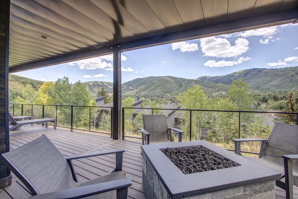 Nine Peaks 4 Bedroom Home