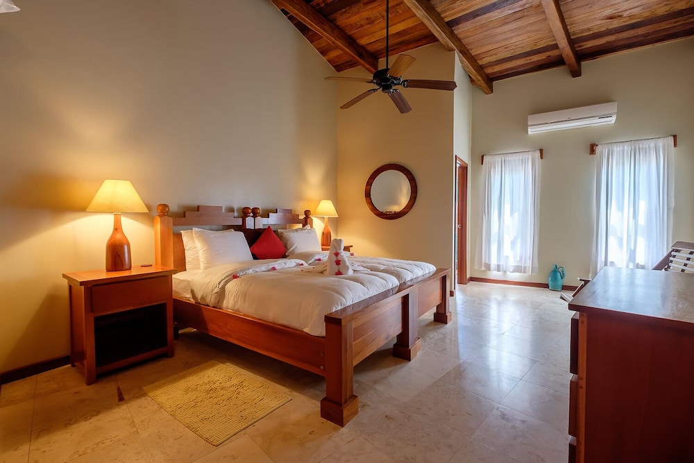 Indigo Belize 1C 3 Bedroom Condo by RedAwning