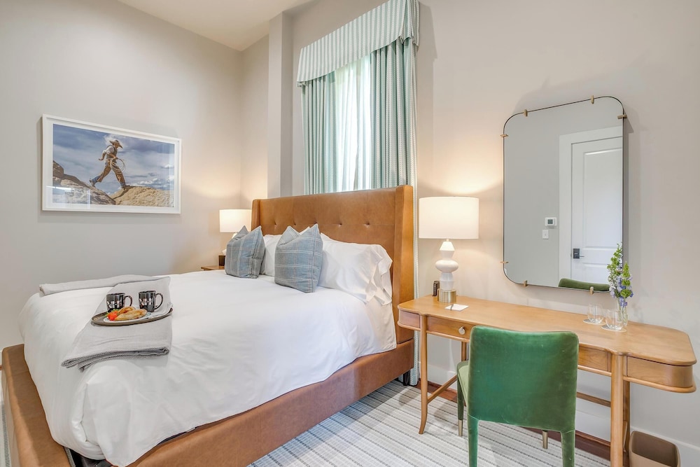 Nutt House Hotel
