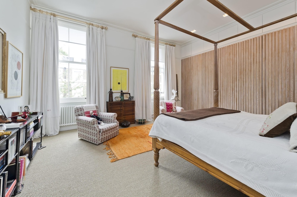 Gorgeous Stylish Interior Designed 5 Bed Home in Holland Park - Superb Location