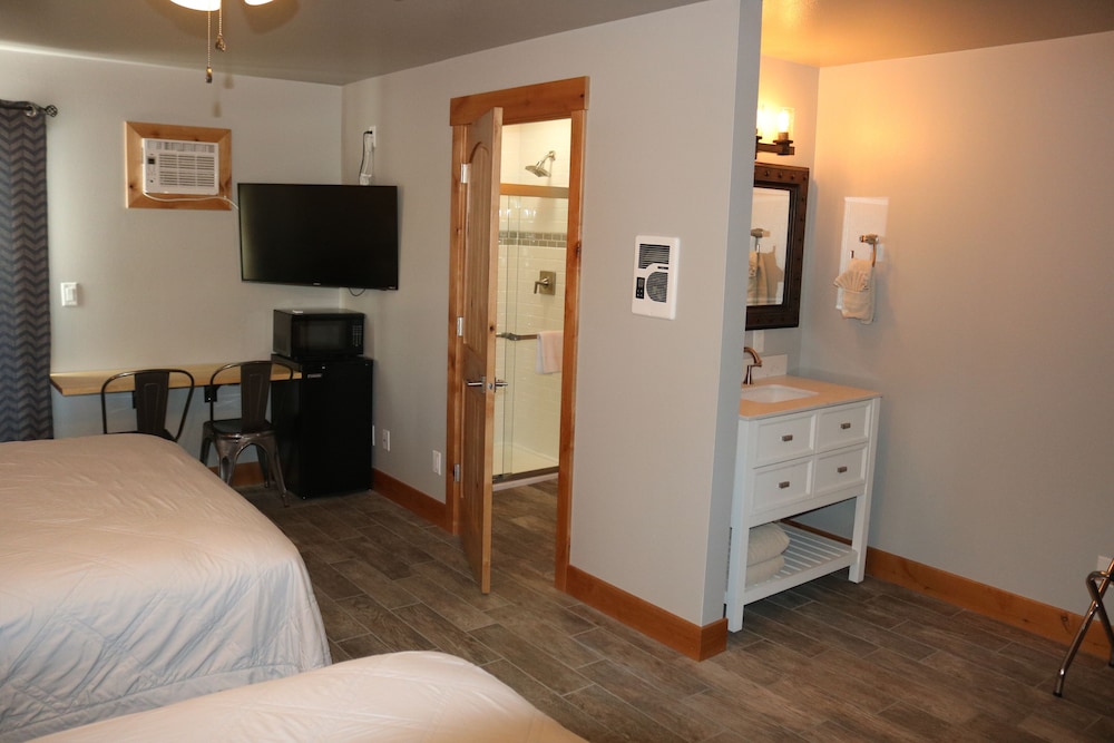 Columbine Inn