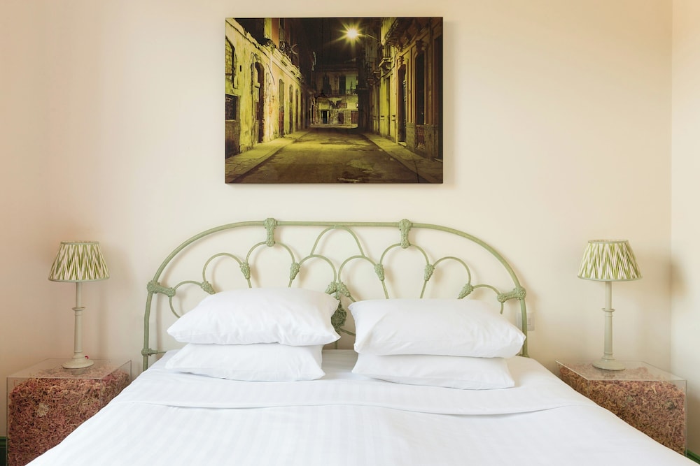 Barlby Road III by Onefinestay