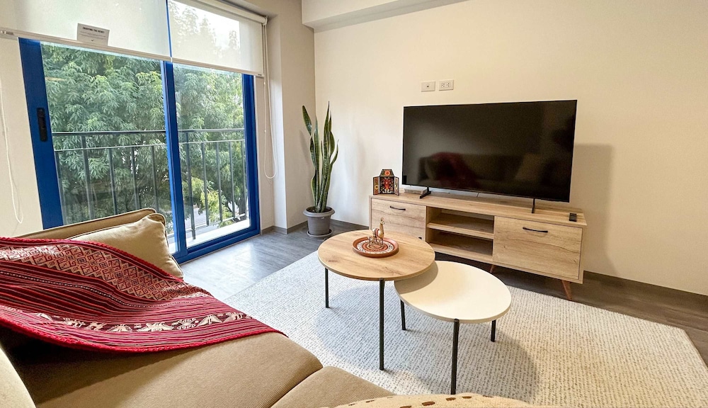 w Grandiose 1BR w Perfect Balcony in Cusco