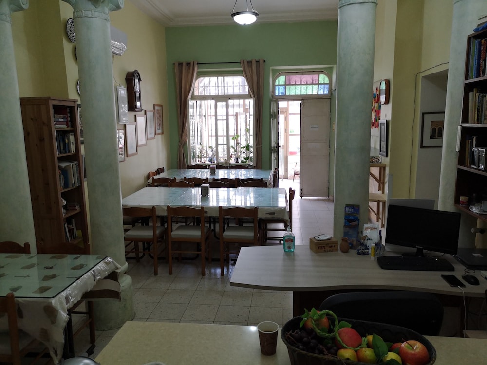 Allenby 2 Bed & Breakfast