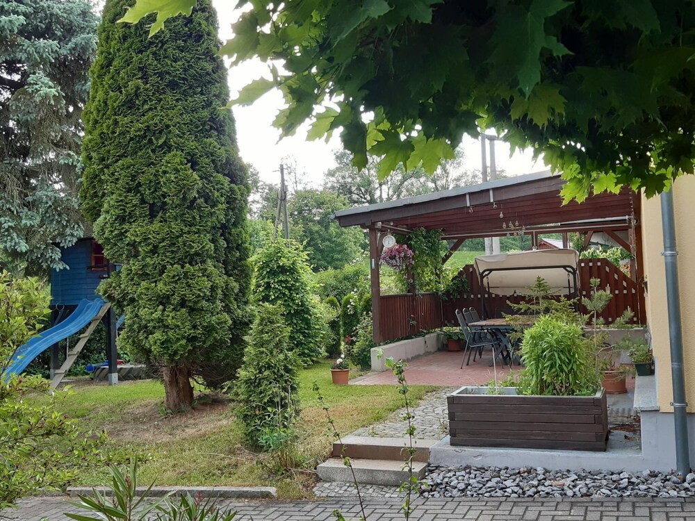 Great Holiday Home With Terrace Near Saxon